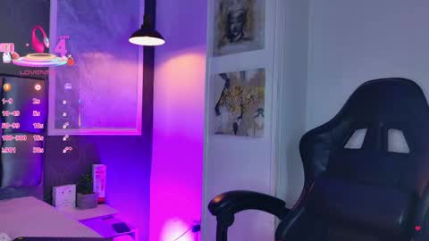 Sharlot  online show from 28, 4, 2026