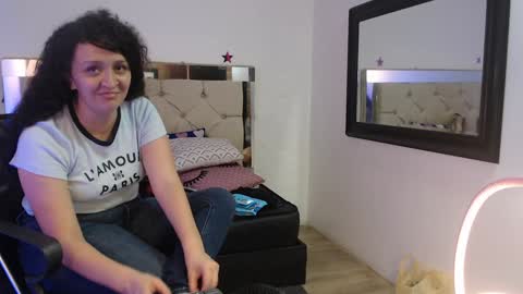 Sara online show from 4, 1, 2025