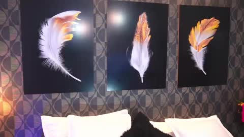 Sharom  online show from 23, 4, 2026