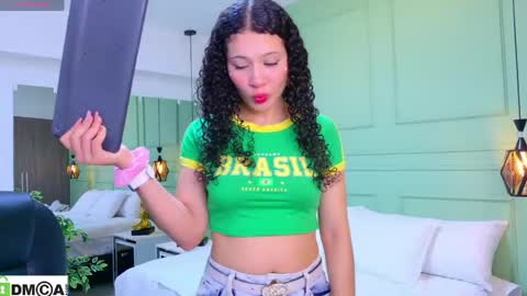Snapshot of sharonn___ chatting on 1, 5, 2026 Sharon online show from 1, 5, 2026