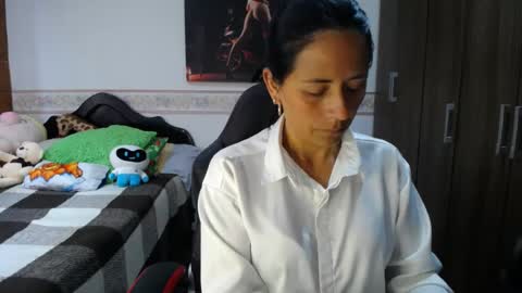 Snapshot of sharoon__cherry_ chatting on 23, 7, 2026 sharon online show from 23, 7, 2026