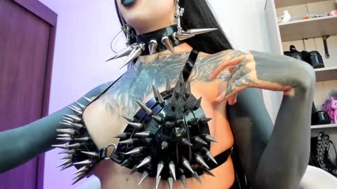 Snapshot of sharpay_evans chatting on 18, 1, 2025 Antonia online show from 18, 1, 2025