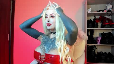 Snapshot of sharpay_evans chatting on 21, 1, 2025 Antonia online show from 21, 1, 2025