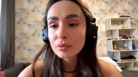 Snapshot of shawndanavin chatting on 14, 10, 2025 May online show from 14, 10, 2025