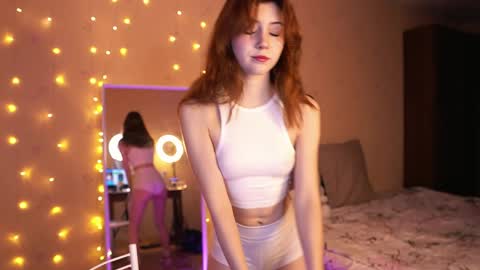 Snapshot of shawty_girl_ chatting on 5, 2, 2025 Sonya online show from 5, 2, 2025