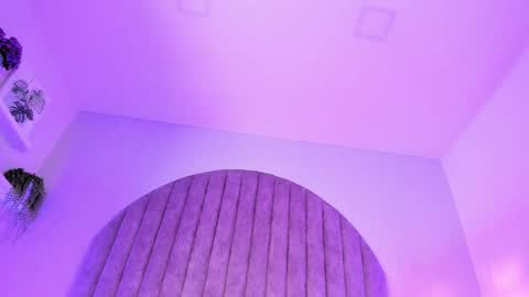 Shayla Davis  online 240 pm - 1000 pm online show from 10, 1, 2025