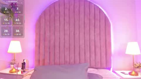 Shayla Davis  online 240 pm - 1000 pm online show from 24, 10, 2025