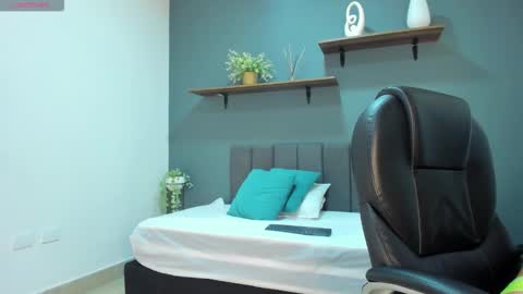 shayla online show from 25, 11, 2025