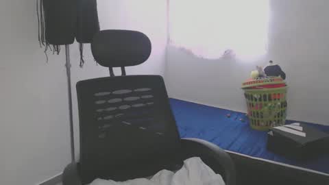 Shayna online show from 4, 4, 2026