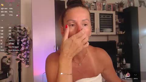 Snapshot of sheilaryan chatting on 29, 9, 2025 Sheila GMT 2 Tuesday Wednesday Friday Saturday Sunday- 8 5 online show from 29, 9, 2025