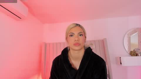 shelynna_azzul online show from 11, 5, 2026