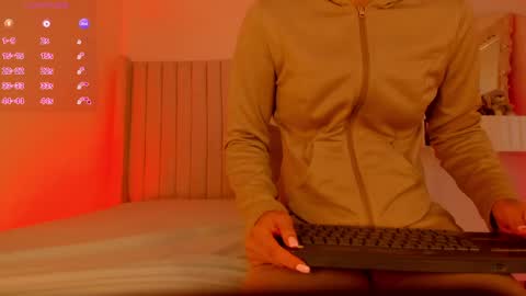 shelynna_azzul online show from 13, 5, 2026