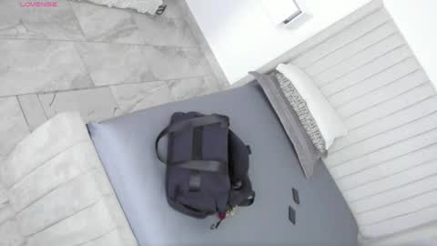 shelynna_azzul online show from 26, 5, 2026