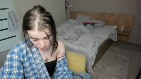 ShelyMoon online show from 6, 1, 2025