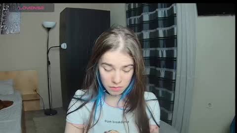 ShelyMoon online show from 5, 3, 2025