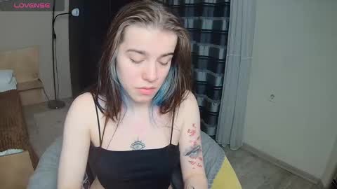 ShelyMoon online show from 6, 3, 2025