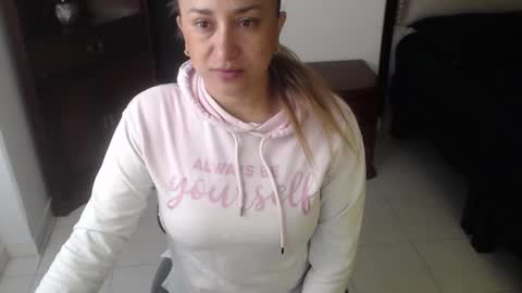 sheryl_jones online show from 16, 10, 2025