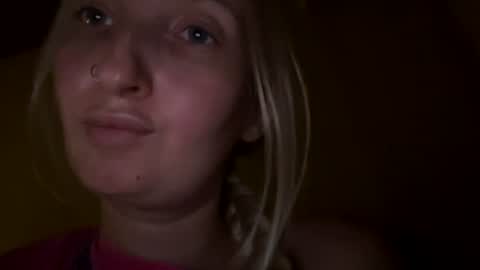 Snapshot of sherylbloooos chatting on 4, 8, 2026 sherylbloooos online show from 4, 8, 2026