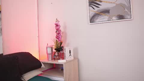 Sheyla Bakerr  online show from 18, 6, 2026