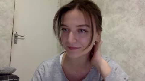 Snapshot of shining_pearl chatting on 28, 10, 2025 Jesica online show from 28, 10, 2025