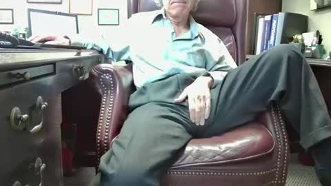 nikolas send dm for an appointment online show from 3, 11, 2025