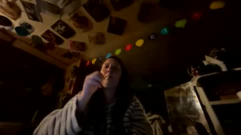 shorty920505 online show from 19, 5, 2026
