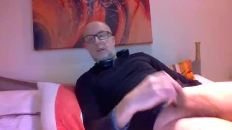 Snapshot of shosting chatting on 1, 1, 2025 JJ online show from 1, 1, 2025