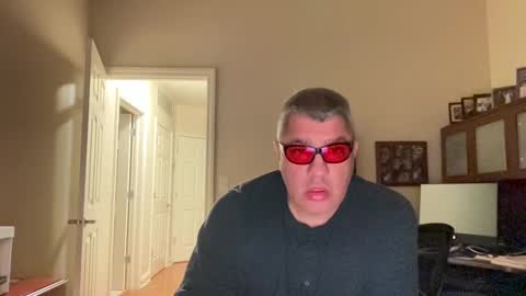 Snapshot of showmet chatting on 30, 12, 2024 Chicago Guy online show from 30, 12, 2024