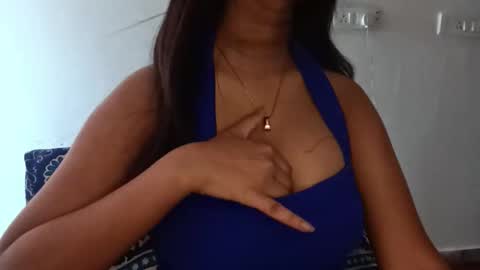 Snapshot of shreya_0 chatting on 5, 3, 2026 shreya_0 online show from 5, 3, 2026