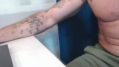 Snapshot of shtirlec86 chatting on 3, 2, 2026 Mary and Piter online show from 3, 2, 2026