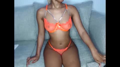 Snapshot of shy_baddie chatting on 14, 12, 2025 Sheril online show from 14, 12, 2025