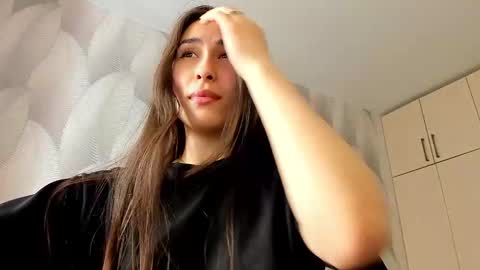 Mika online show from 4, 3, 2025