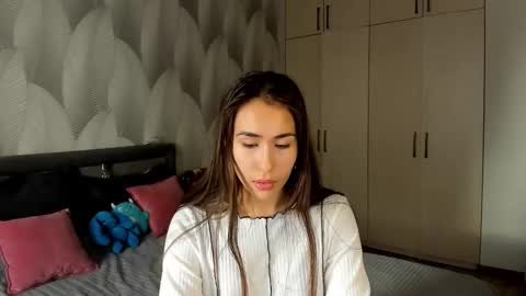 Mika online show from 21, 9, 2025