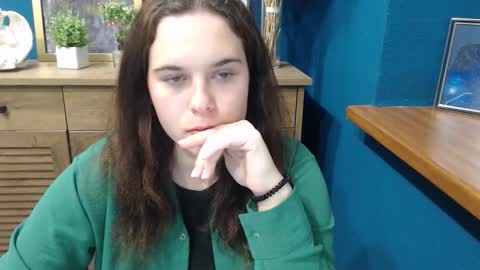 Snapshot of shy_lil chatting on 19, 9, 2025 shy_lil online show from 19, 9, 2025