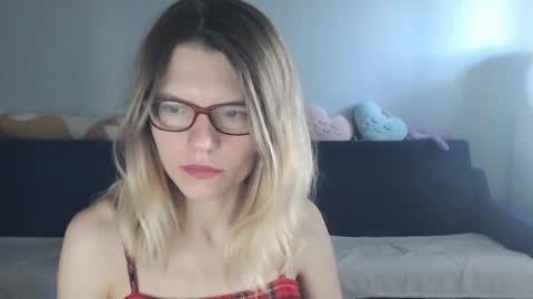 Snapshot of shy_moony chatting on 20, 10, 2025 just Alex online show from 20, 10, 2025