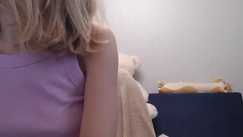 Snapshot of shy_moony chatting on 30, 10, 2025 just Alex online show from 30, 10, 2025