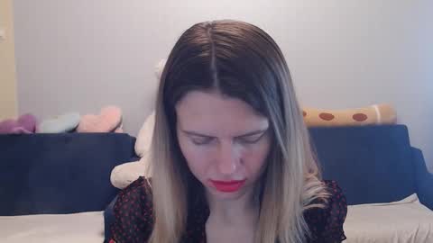 Snapshot of shy_moony chatting on 28, 11, 2025 just Alex online show from 28, 11, 2025