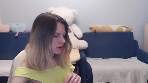 Snapshot of shy_moony chatting on 5, 12, 2025 just Alex online show from 5, 12, 2025