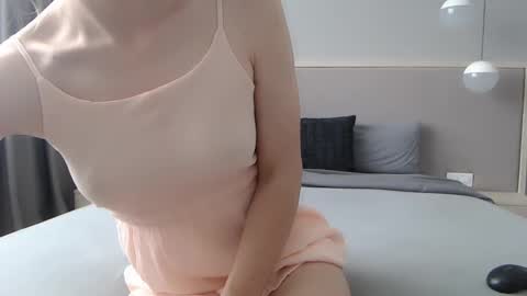 shy_schoolgirl_ online show from 16, 9, 2025