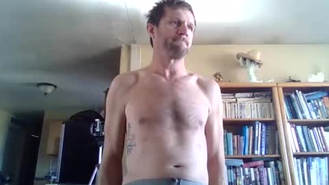 Snapshot of shyguy9387 chatting on 2, 1, 2025 shyguy9387 online show from 2, 1, 2025