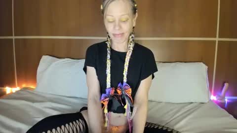 Shylah Faye online show from 1, 11, 2025