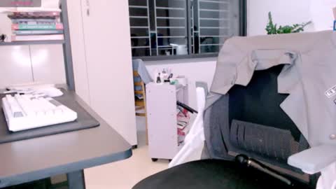 shyn_22 online show from 10, 10, 2025