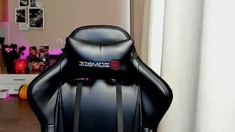 Snapshot of sia0610 chatting on 17, 10, 2025 SIA online show from 17, 10, 2025