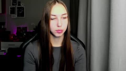 Snapshot of sia0610 chatting on 24, 11, 2025 SIA online show from 24, 11, 2025