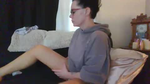 Mrs. St. Patrickk online show from 24, 4, 2026