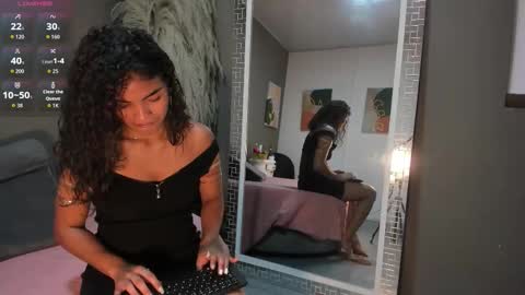 sienna_glow online show from 4, 11, 2025