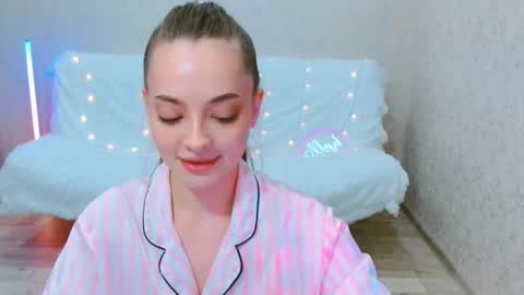 Sienna Mia online show from 29, 5, 2026