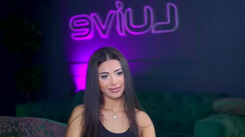 Snapshot of siennaruh chatting on 8, 11, 2025 Sienna online show from 8, 11, 2025