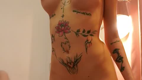 siennasyn online show from 10, 3, 2026