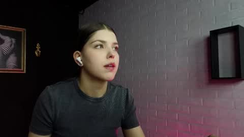 Snapshot of sierra_maddison chatting on 4, 12, 2025 Sierra online show from 4, 12, 2025